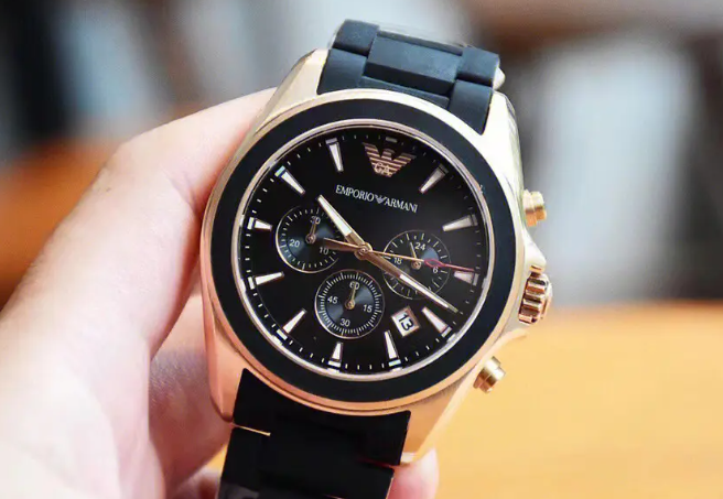 为什么阿玛尼手表表盘会生锈？（怎么预防阿玛尼手表表盘生锈？）